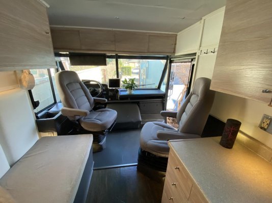 *2003 Freightliner RV- .Front seats facing each.jpg