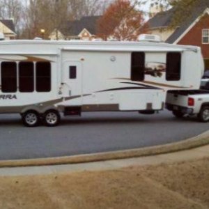 Sierra 256RL & Chevy Silverado