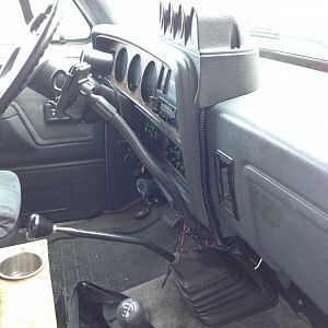 IMG 9152 - Side view of Podman Gauge pod and arkon Cell Phone Mount - Tach on Steering Column