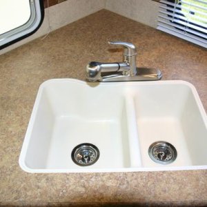 Under-Mount Kitchen Sink w/Standard Drains & Pull-Out Faucet