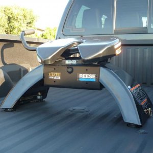 Reese Elite 30143 hitch with Ford 5th wheel prep package.