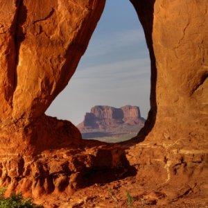 Teardrop Arch View, Monument Valley Tribal Park