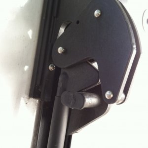 bunk latch mechanism