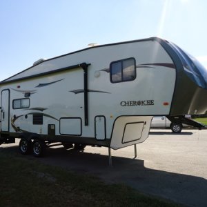 2013 Cherokee 5th Wheel