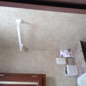 Towel bar