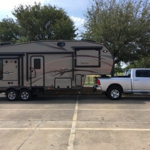 RV with 3" lift to level rig with 2500 Ram