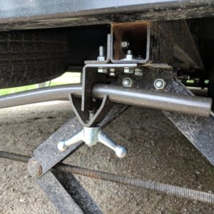 Rear locking bracket