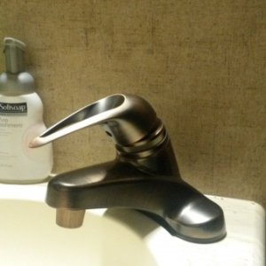 New single handle bathroom faucet