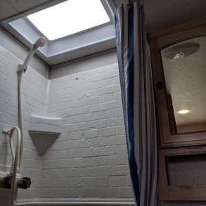 Coachmen Freedom Express Ultra Lite 192RBS Shower