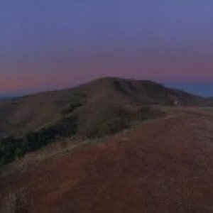 This is a turn out on Highway 46 between Paso Robles and Cayucos Ca. We found ourselves stopping to watch the sunrise on our way home.