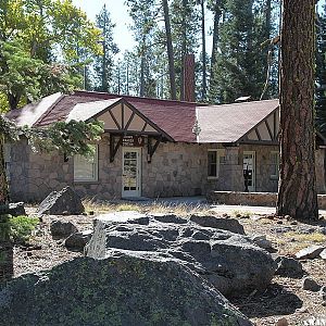 Ranger station adjacent to the Loomis Museum