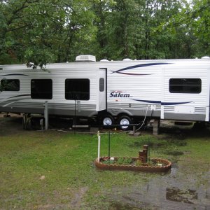 Slide side of Salem 392 FLFB Park Trailer