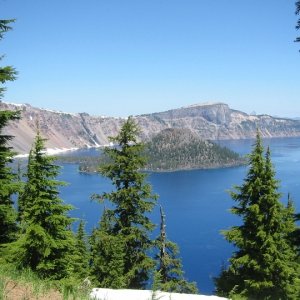 Crater_Lake_Ca_is_very_beautiful