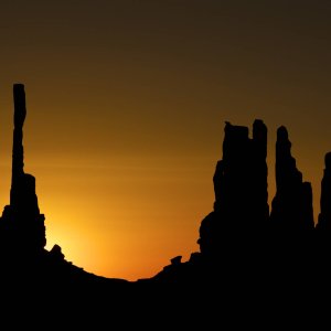 Sunrise, Monument Valley, UT