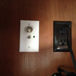 Antenna Amp Switch & 12VDC Socket