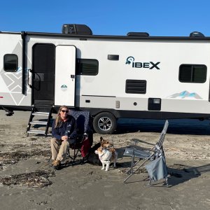 Grayland_Beach_with_the_pups