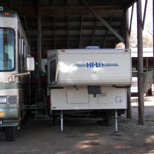 Sting32's 95 5th, front view, lowered, next to a 97 Sahara Safari Motorcoach