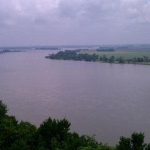 Swollen Missouri River 34, above flood stage