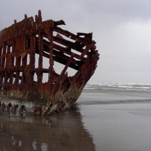 Fun Finder in Oregon April 2012 (3) The wreck of the 'Peter Iredale' on Oregon's coast