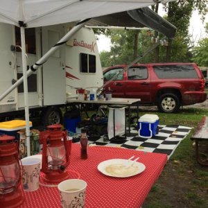 outdoor eating when raining