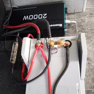 2000 Watt Renogy Inverter