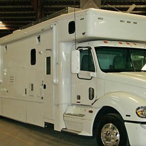 2005 45' Showhauler, Freightliner chassis, 3 axle, 23k miles, on ebay, $239