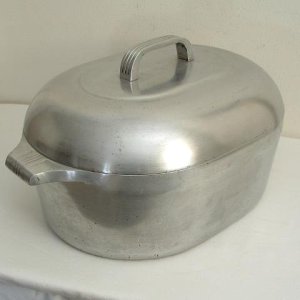 WAGNER WARE MAGNALITE ALUMINUM ROASTER