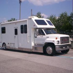 1991 GMC SLE TOP KICK, 19.5' coach, 7.4 interior height, late 90's M&H.