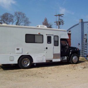 1983 IH with 2003 Coachman Conversion