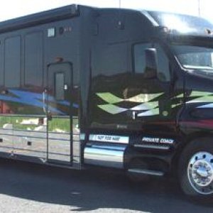 2002 Kenworth T2000, 55' Kingsley Conversion