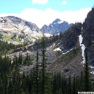 Trail to Gwillim Lakes (4).jpg