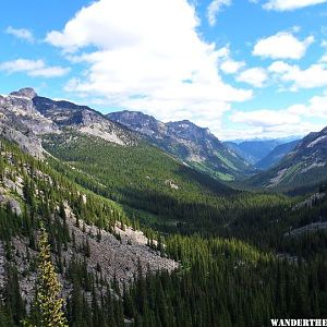 Trail to Gwillim Lakes (11).jpg