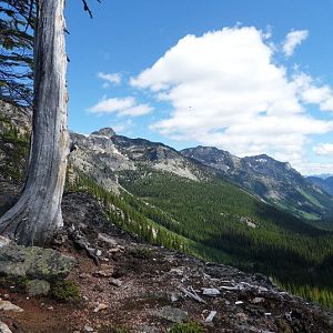 Trail to Gwillim Lakes (15).jpg