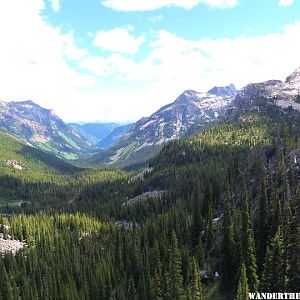 Trail to Gwillim Lakes.jpg