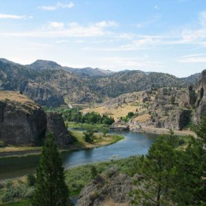 146 4669 Some where in South Dakota. Do not know the name of the river. (any ideas?)