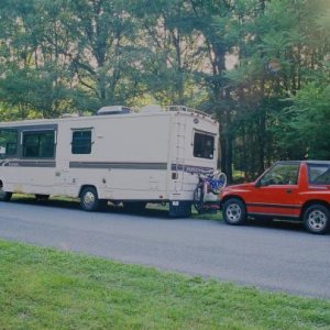 1991 Fleetwood Flair 26R, 460 Ford powered with 1995 Geo Tracker toad. Ready to roll with 20 tires checked and aired!