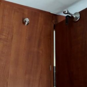 bathroom door magnetic door stop (449x800)