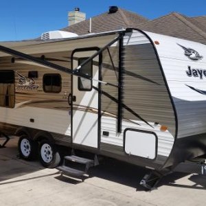 2016 Jayco Jay Flight 19RD (15' awning open)