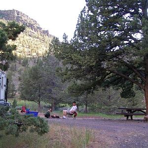 Camping at Lone Pine BLM Campground Crooked River, OR