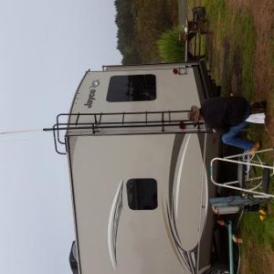 First stop...Ocean Mist RV Resort (KM campground) Ocean City, WA.
Setting up our flagpole.