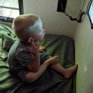 Bottom bunk tablet mount and USB outlet