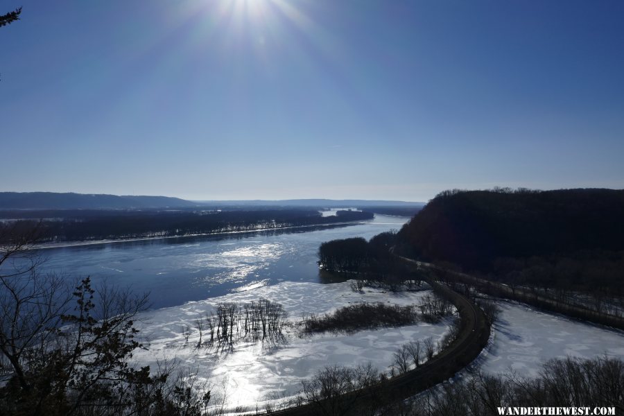 '17 IA 01 EFFIGY MOUNDS NM