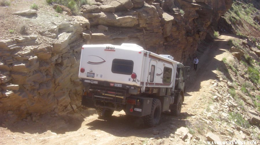 18 foot camper white Rim road