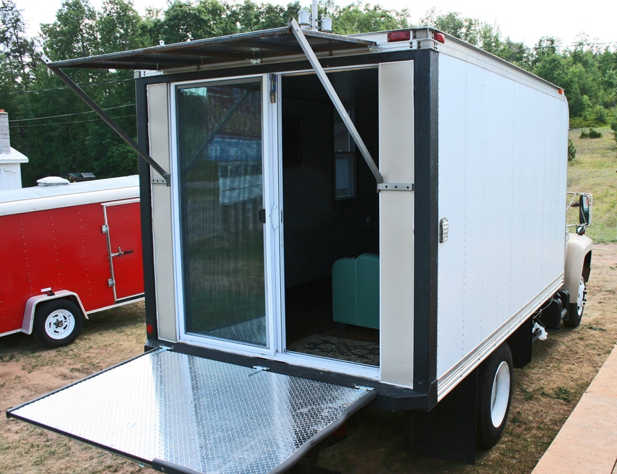 1991 Ford F60 Man Cave