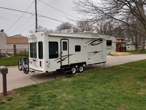 2001 NuWa Hitchhiker II 295RL