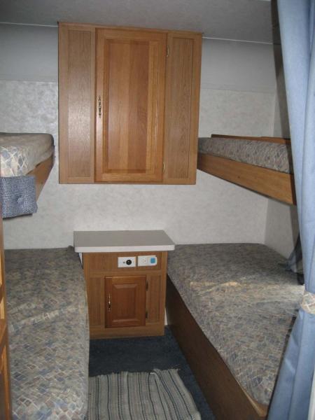 2003 Shamrock 25bh Interior - 3