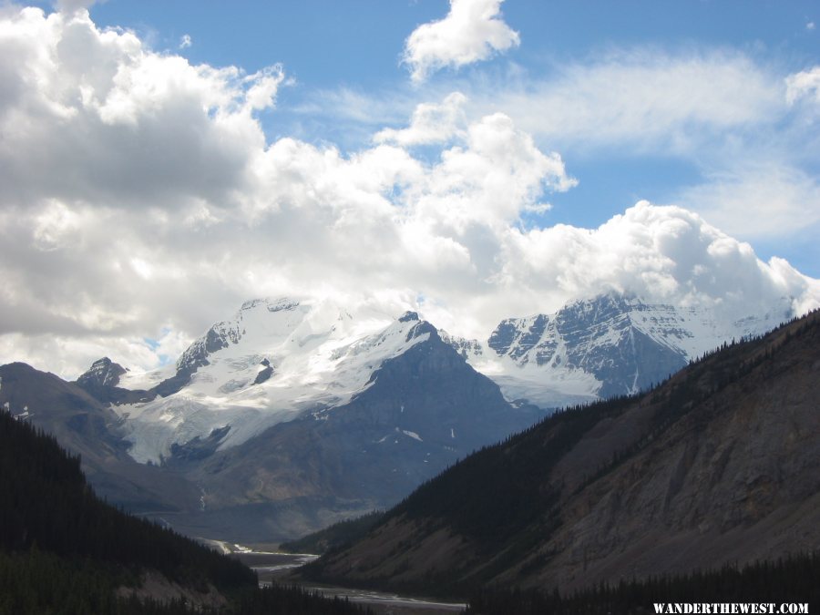 2005 B33 CAN ICEFIELDS PKY MT ATHABASCA