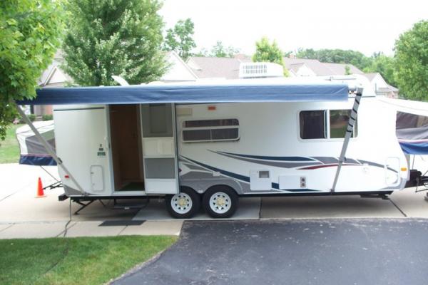 2006 Surveyor - looks brand new!