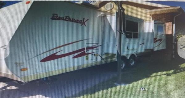 2008 funfinderX 230ds camper has 2 slide outs which are the couch and bed