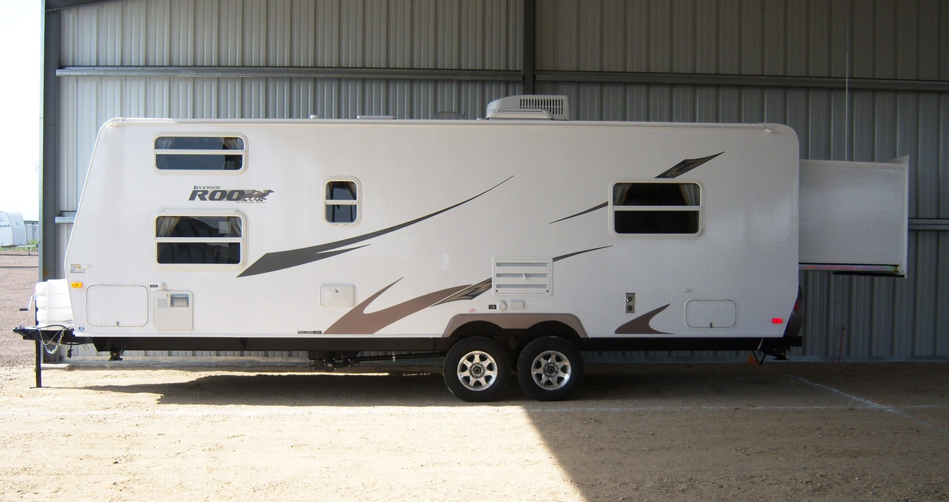 2009 Rockwood Roo 26RS - Left Side 2